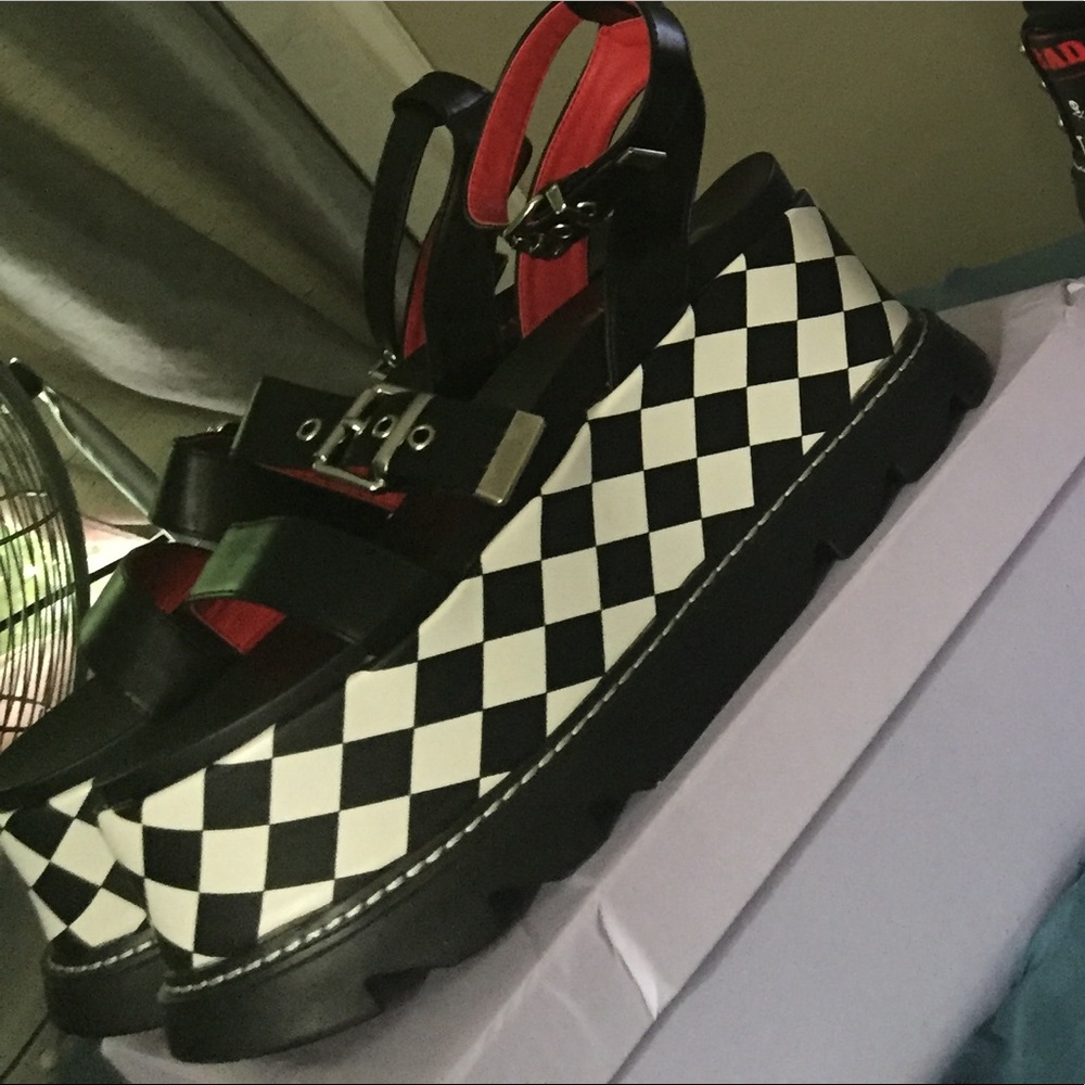 Platform sandals